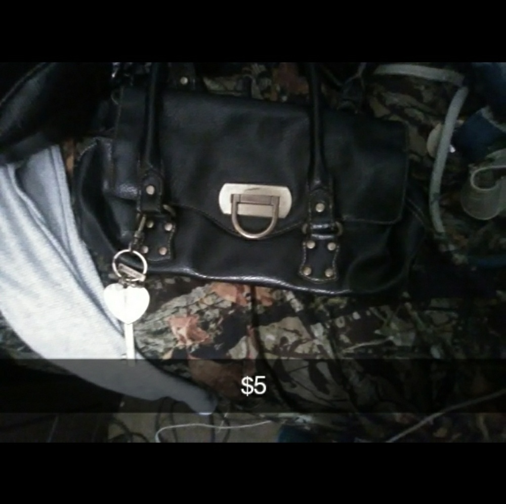 Purses - Picture 2 of 7
